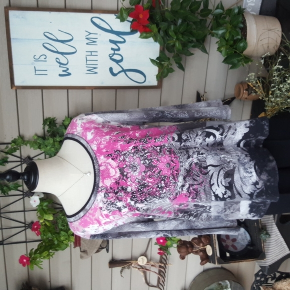 LAURA ASHLEY ♡ Gorgeous Black|Pink|White|Gray Embellished Bling Floral Top XL - Picture 1 of 17